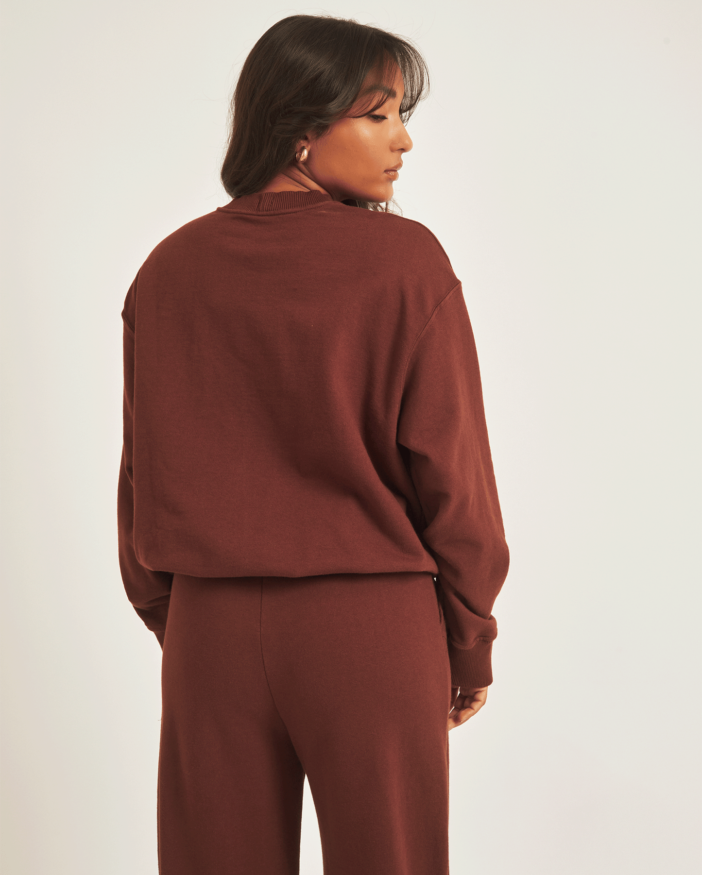 BROWN SWEATSHIRT