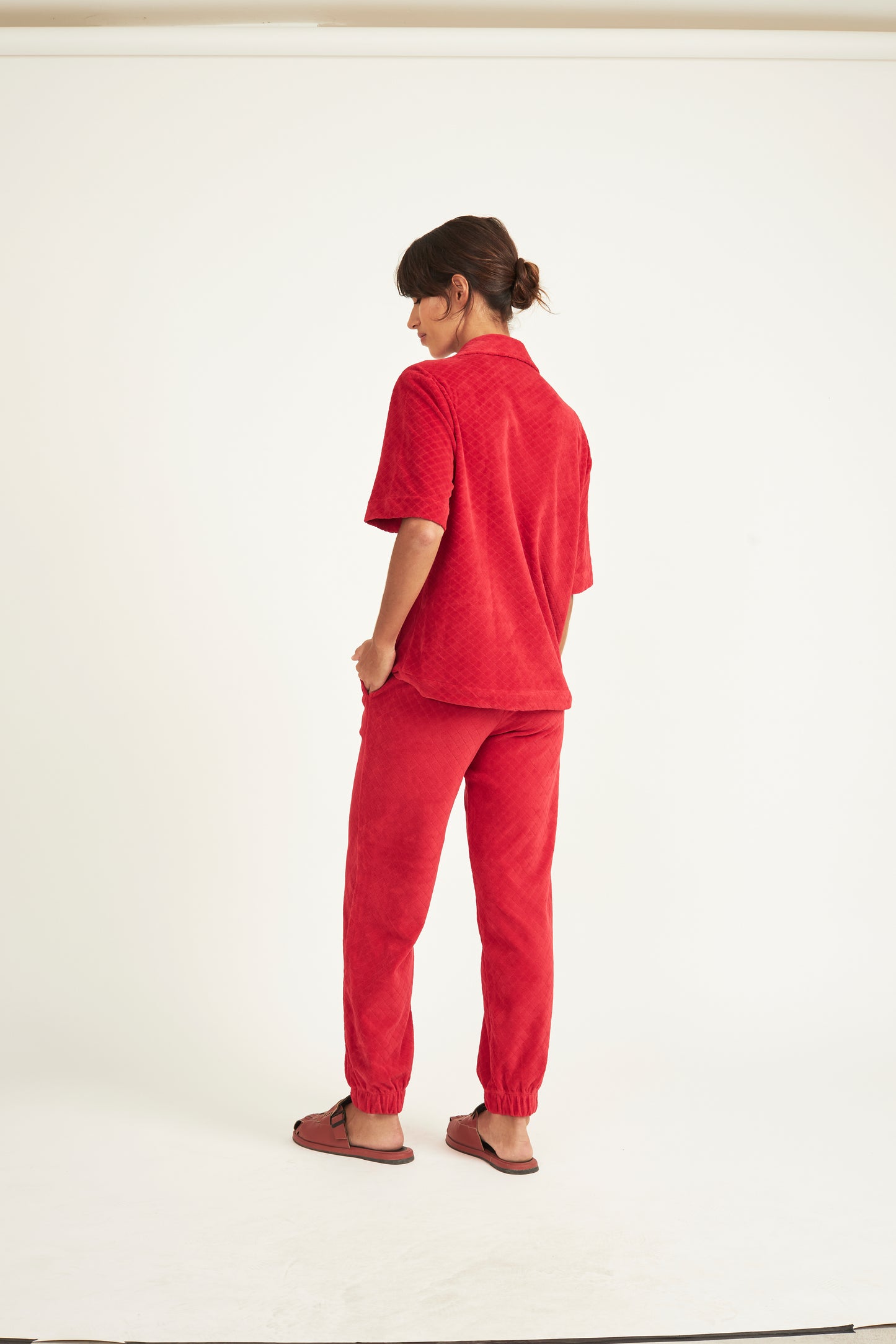 RED PANTS CAROLINA HERÉDIA