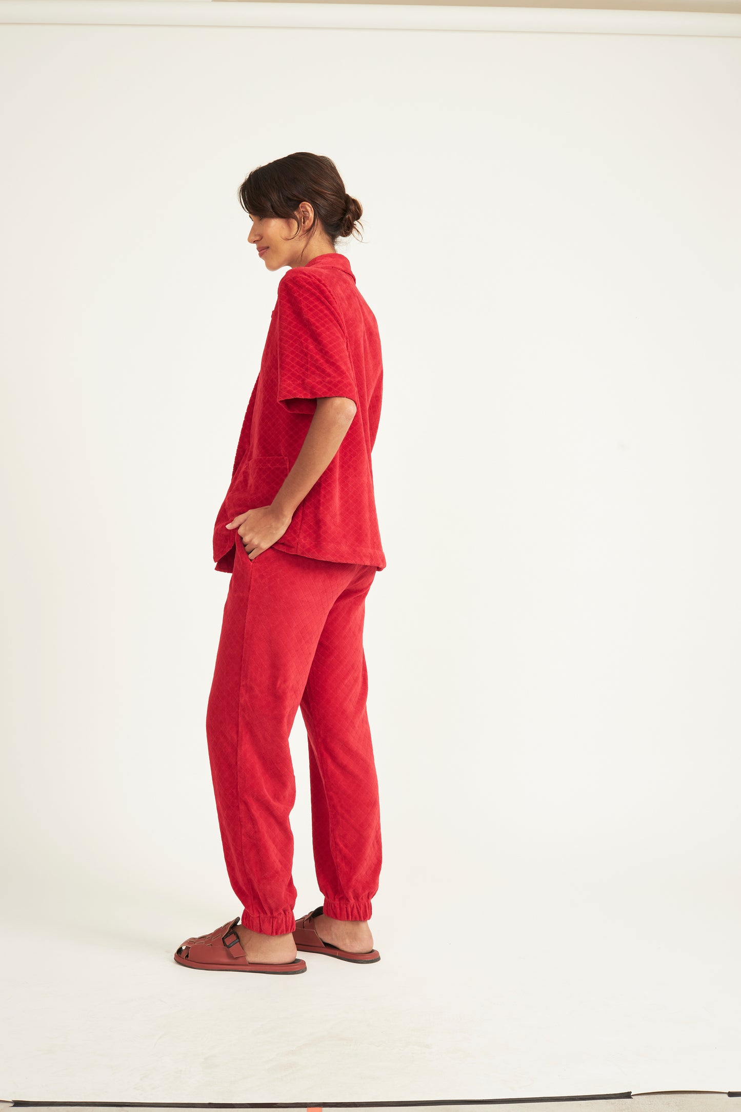 RED PANTS CAROLINA HERÉDIA