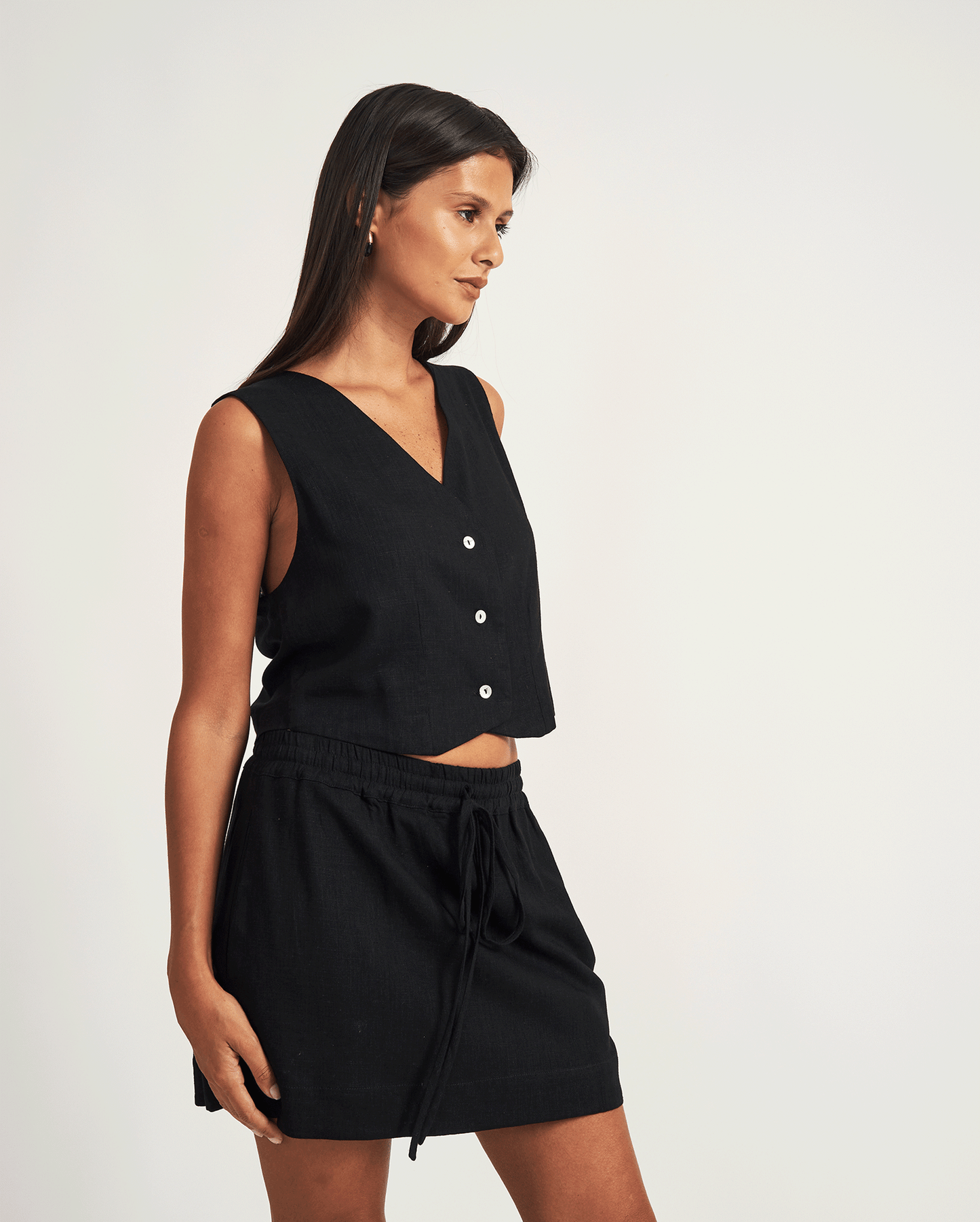 BLACK SKIRT