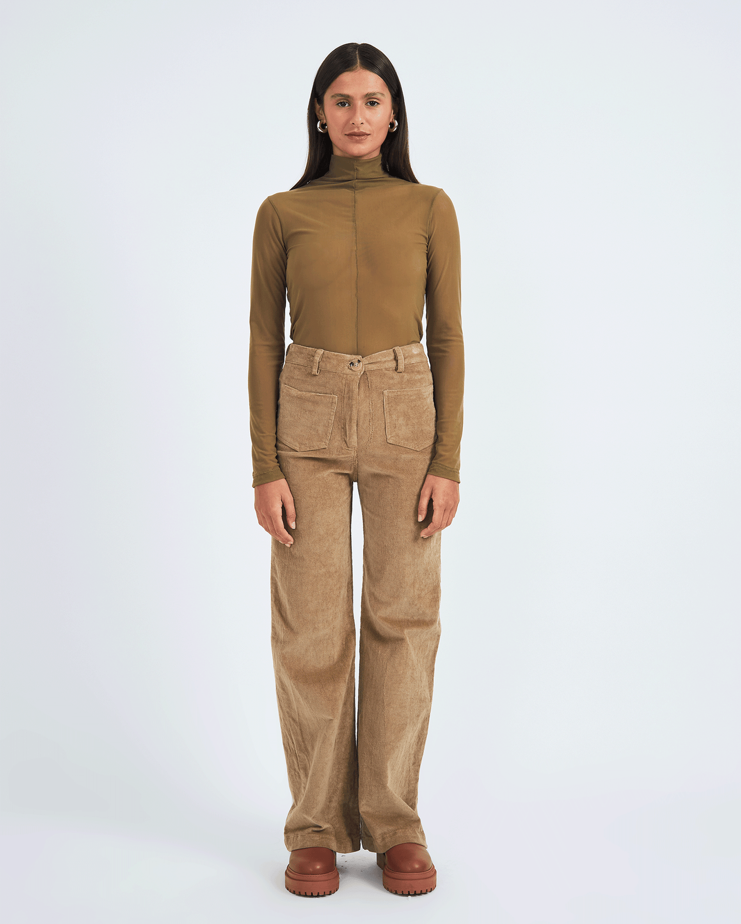 BEIGE PANTS