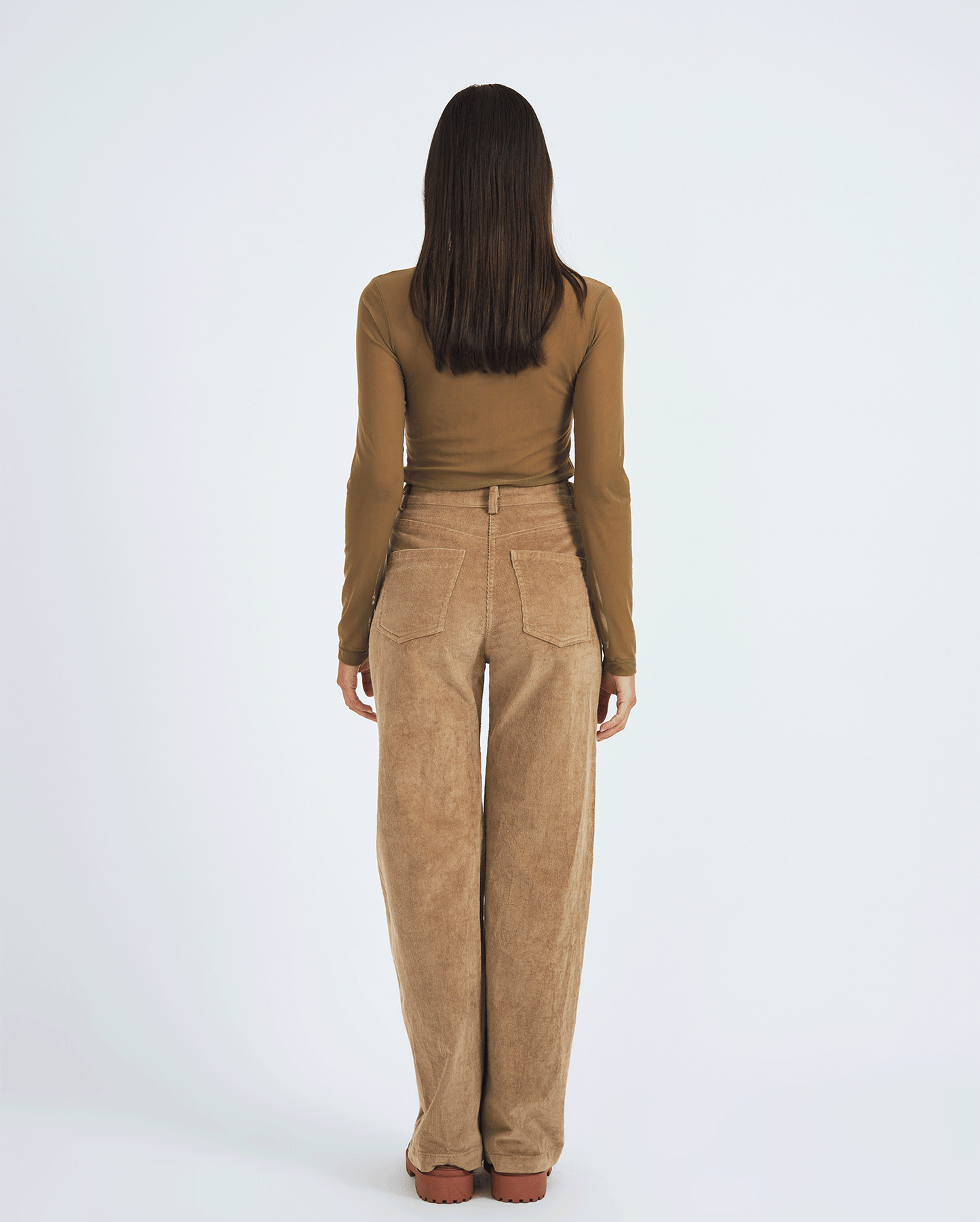 BEIGE PANTS
