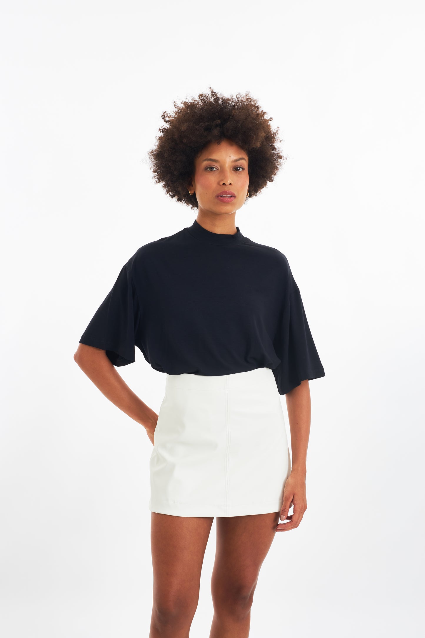 BLACK T-SHIRT