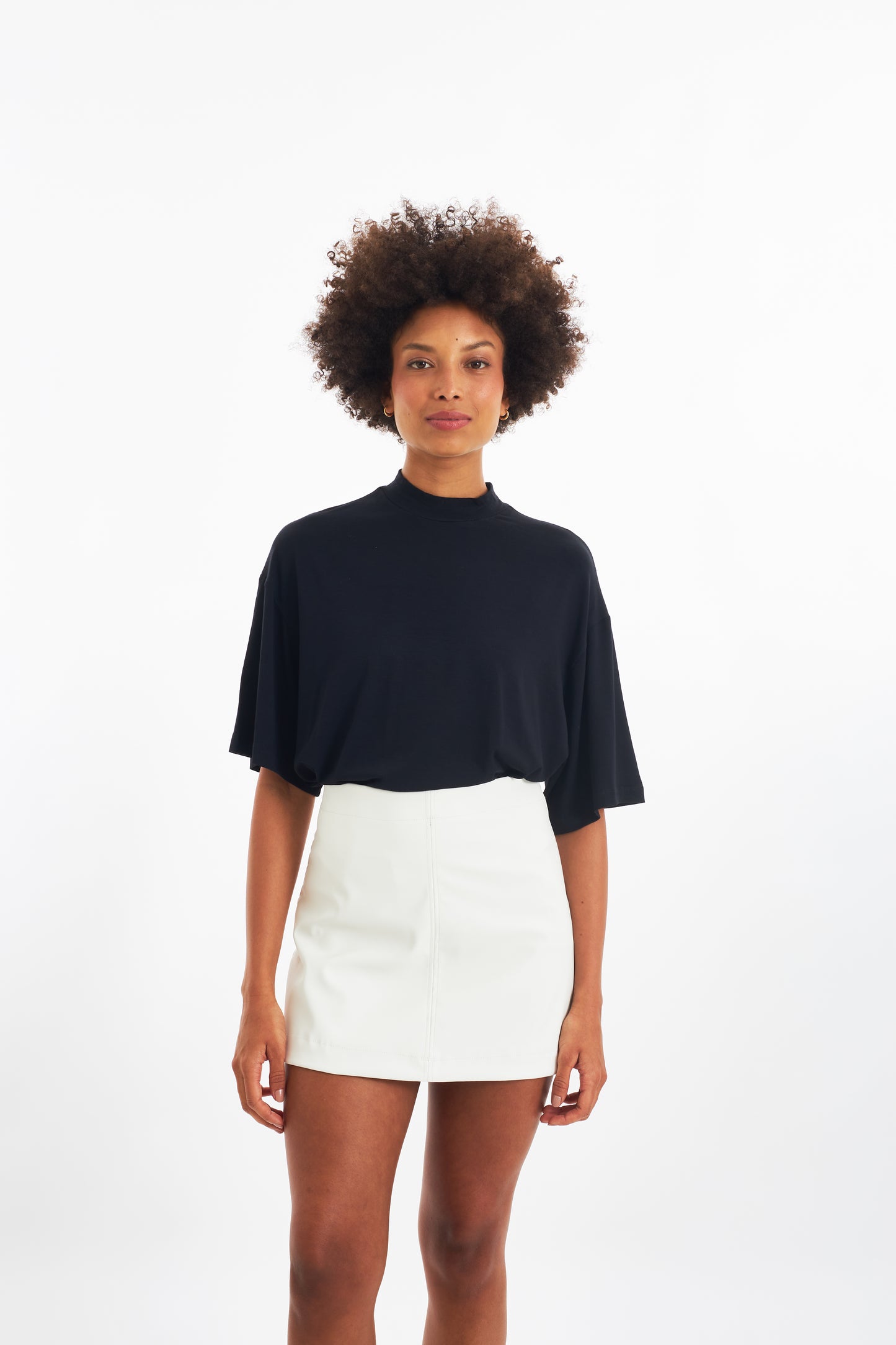 BLACK T-SHIRT
