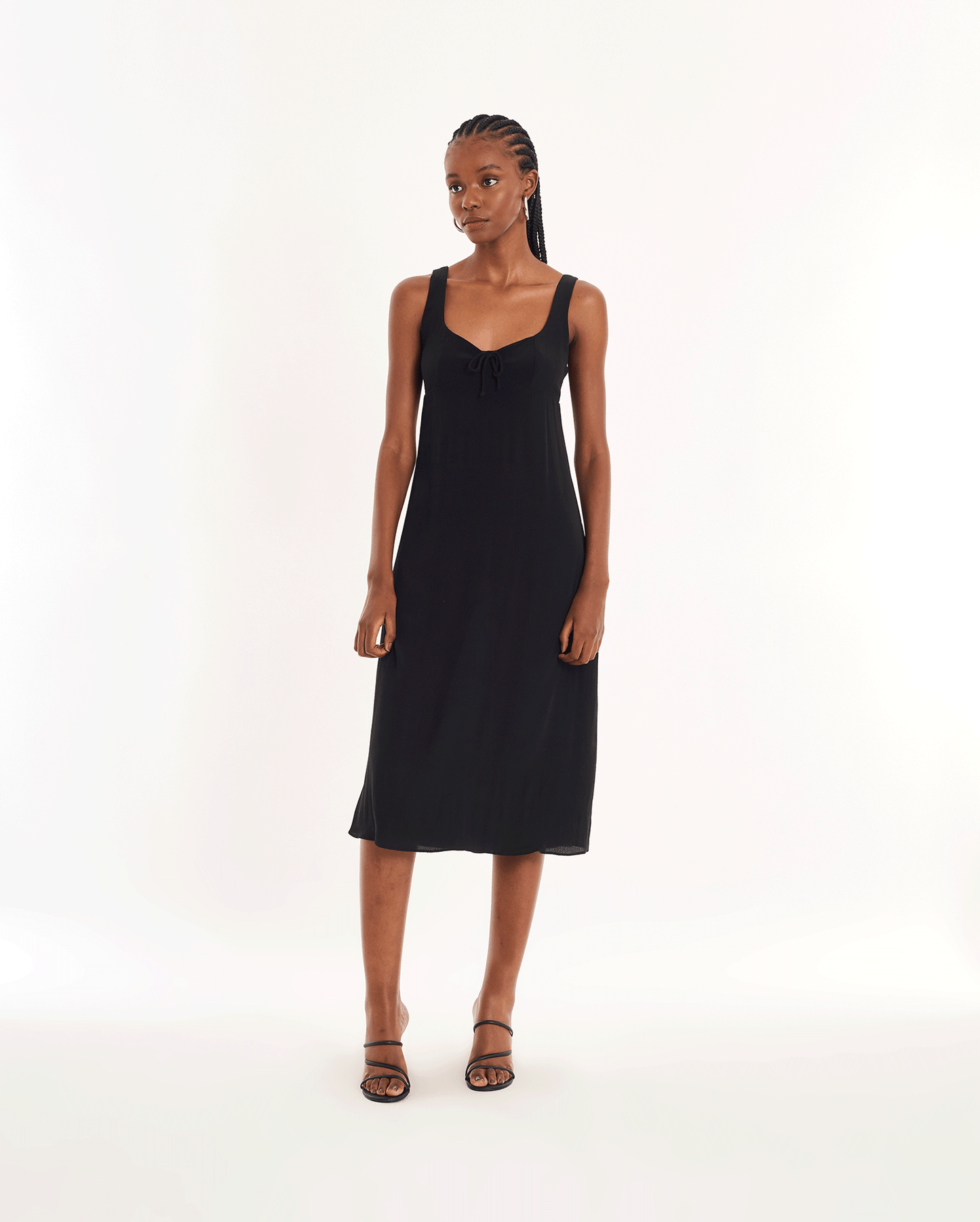 VESTIDO NEGRO