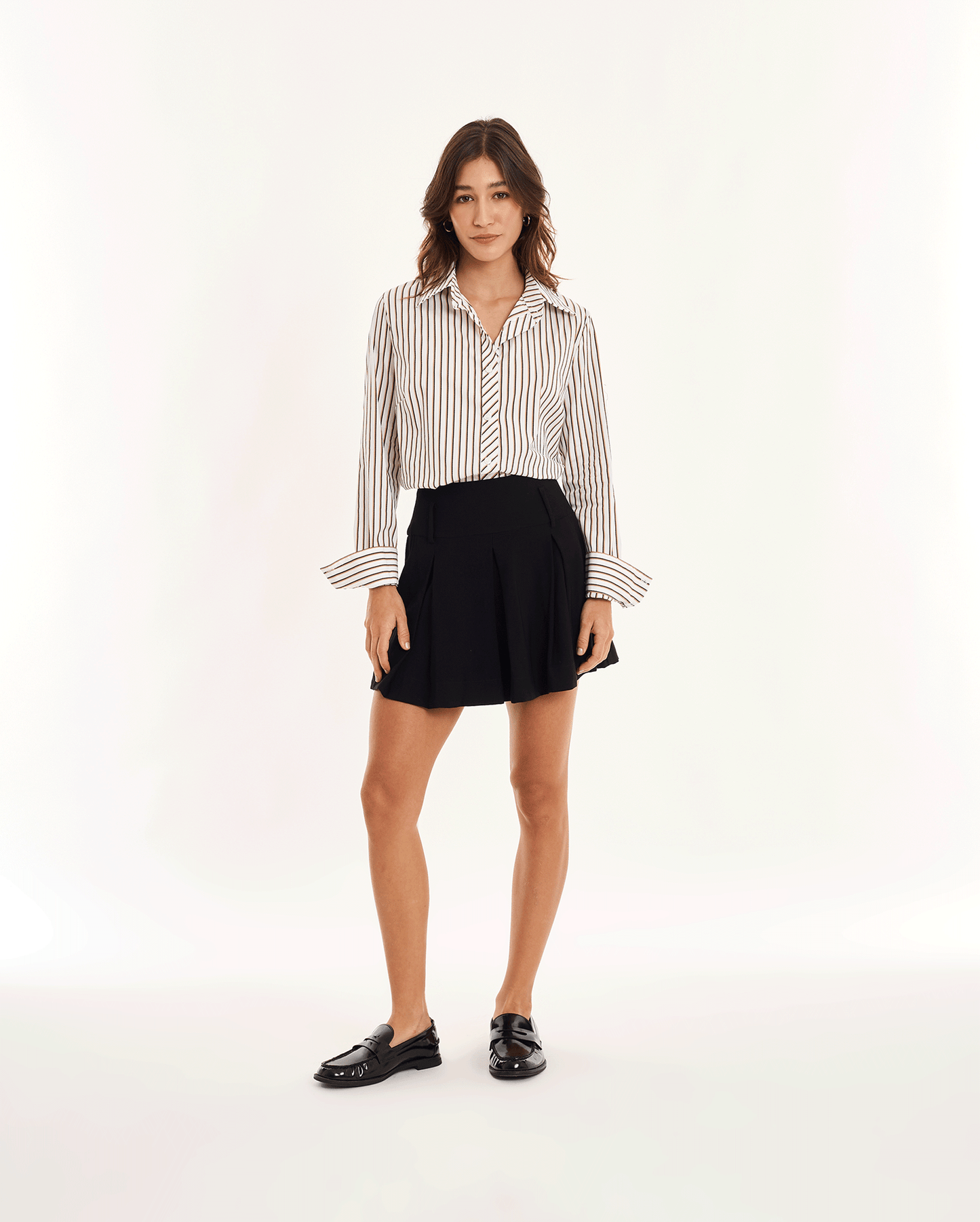 CAMISA NEGRA Y BEIGE