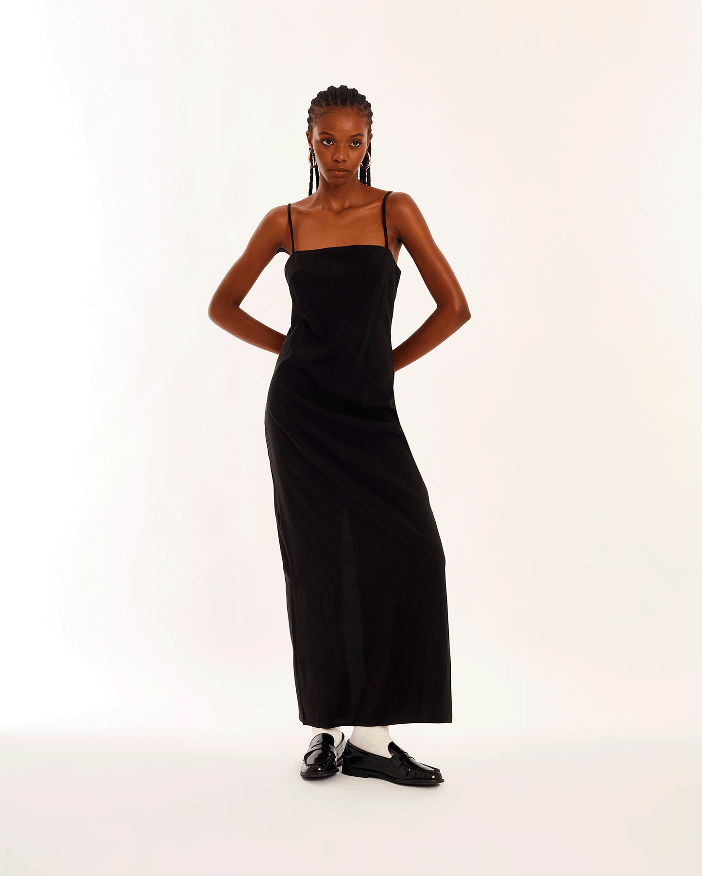 VESTIDO NEGRO