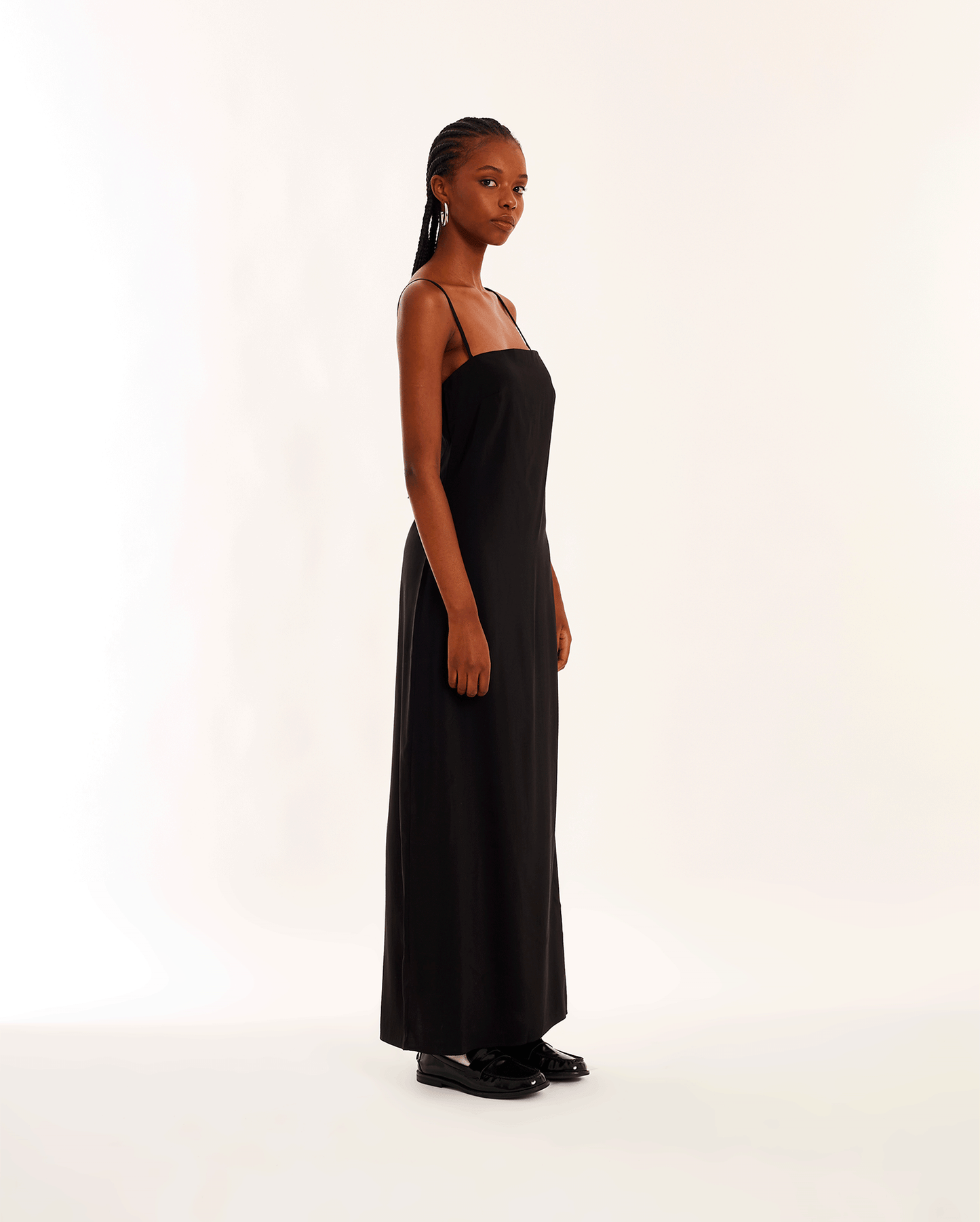 VESTIDO NEGRO