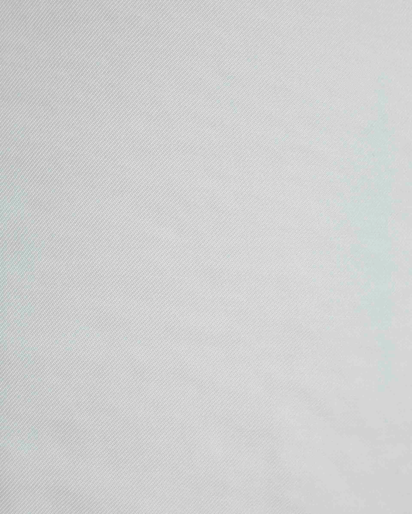 FALDA BLANCA ROMPIDA