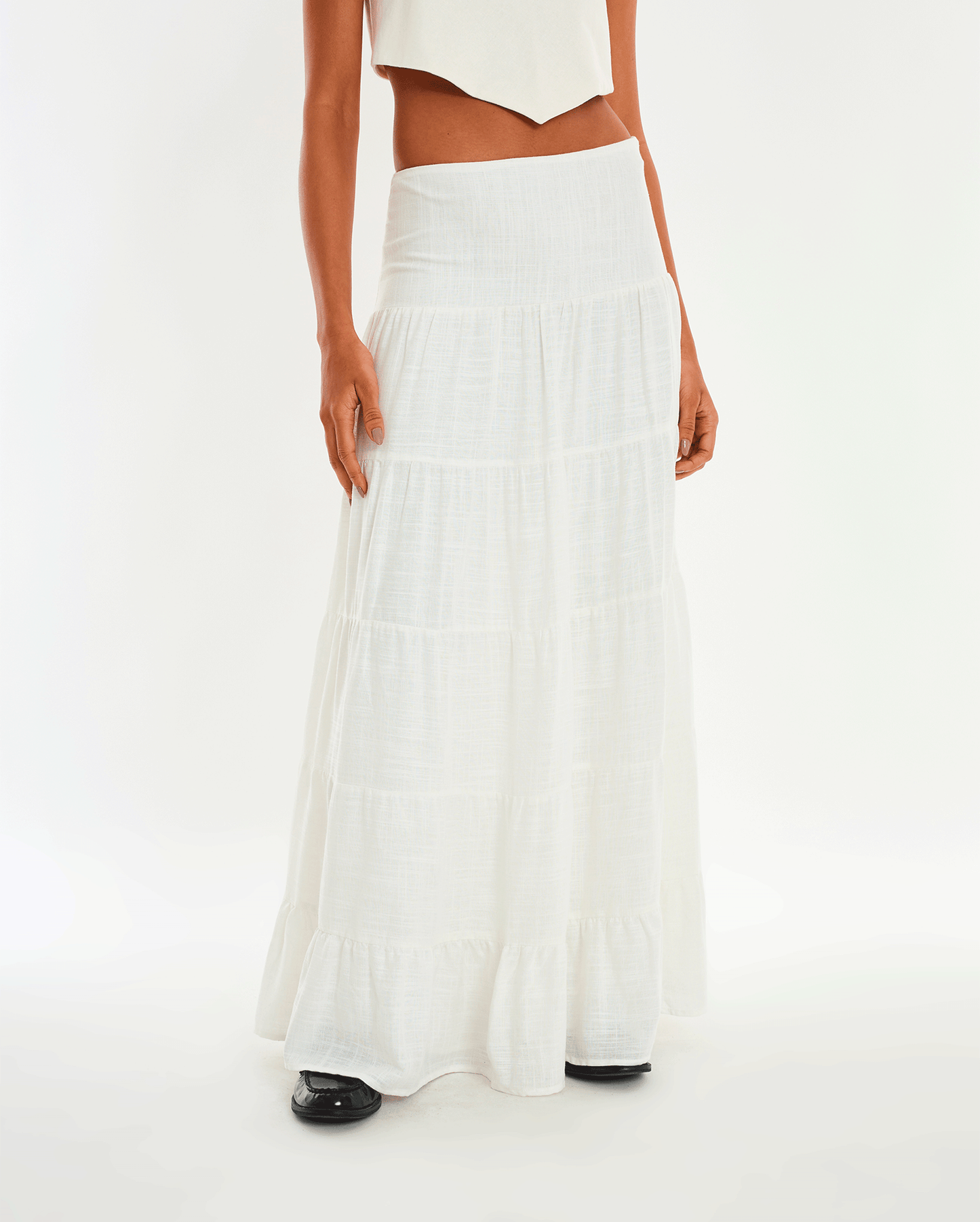 FALDA BLANCA ROMPIDA