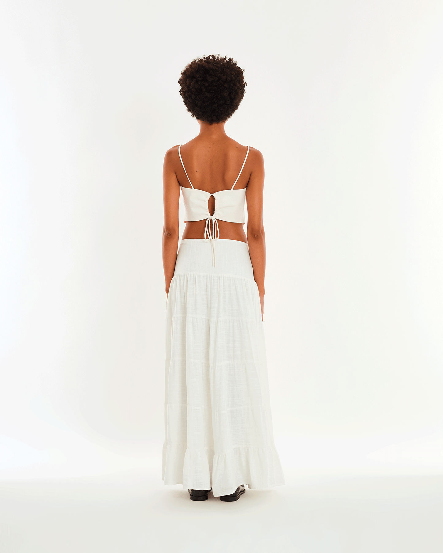 FALDA BLANCA ROMPIDA