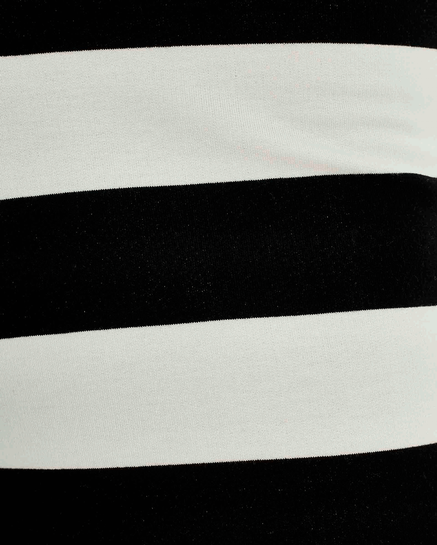 PANTALONES CORTOS DE RAYAS NEGRAS