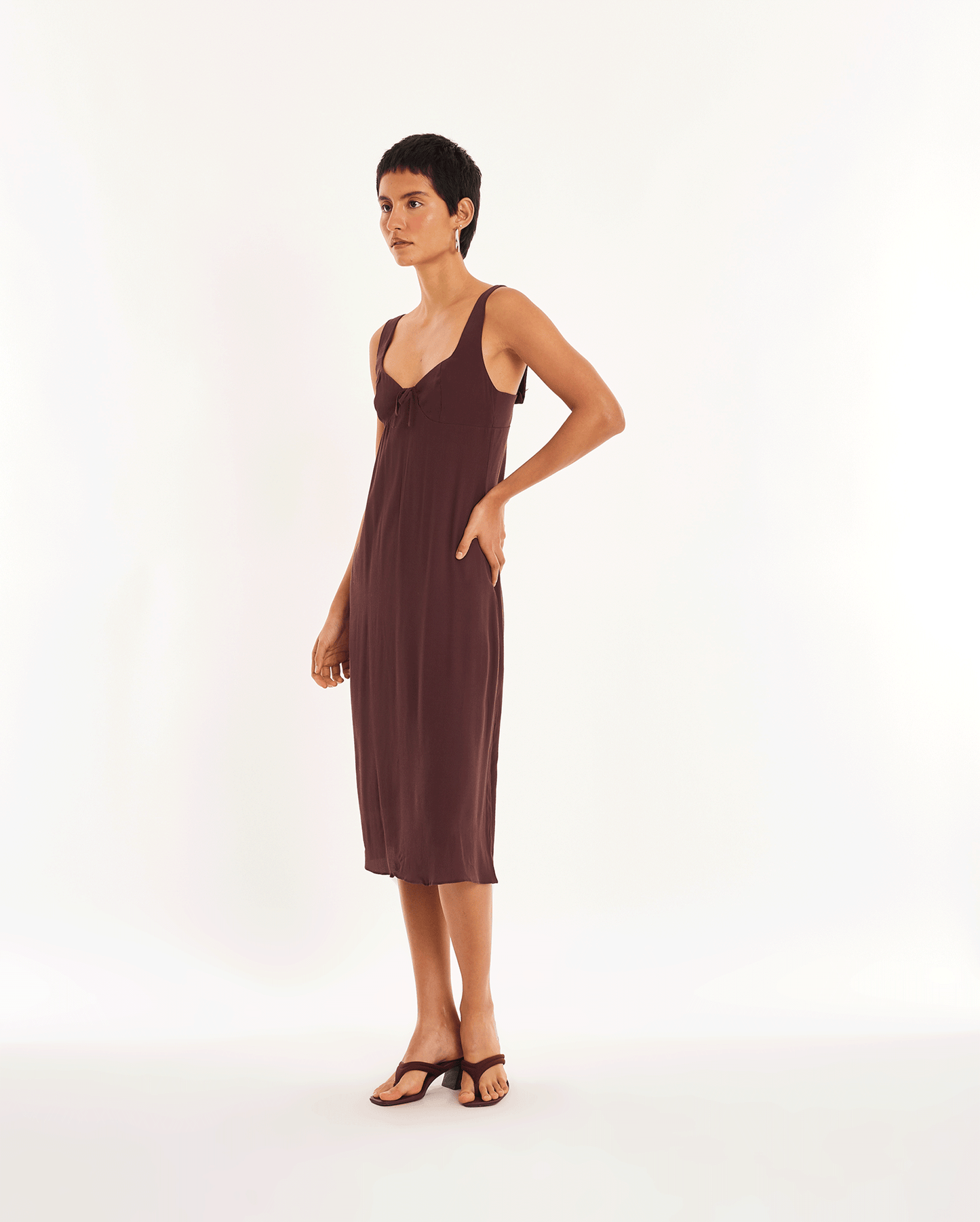 VESTIDO MARRÓN