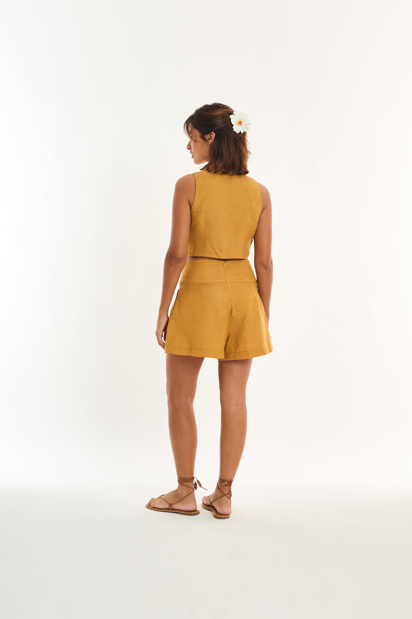 BEIGE ALT PLEATS SHORT
