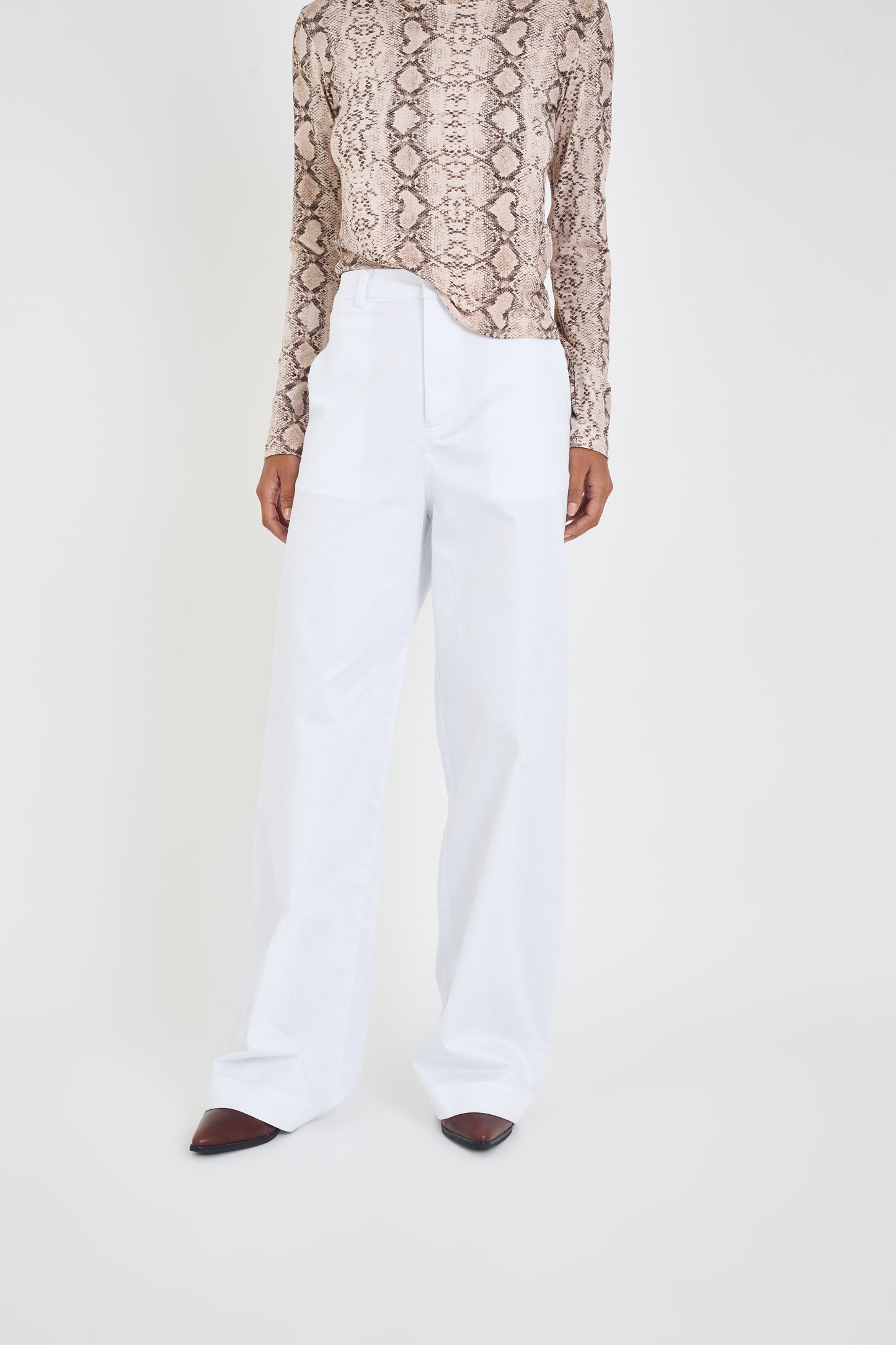OFF WHITE PLAIN EBI PANTS
