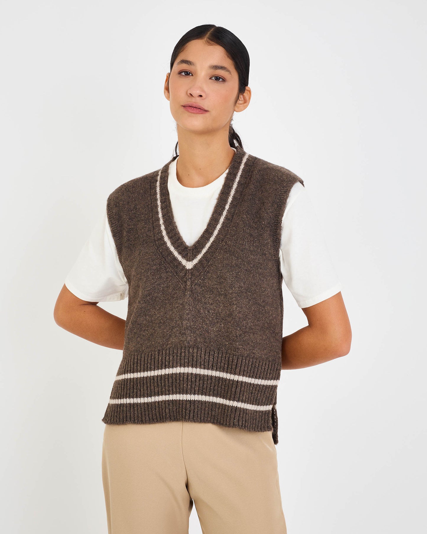 BROWN FAL KNITTED VEST