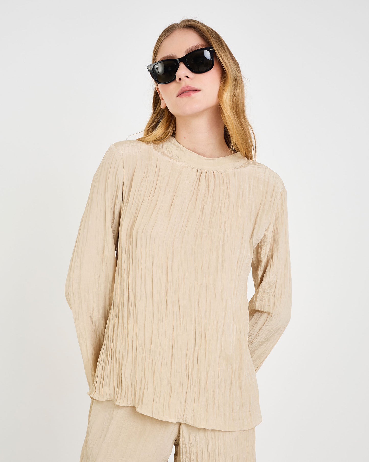 BEIGE NEV VOLUMINOUS BLOUSE