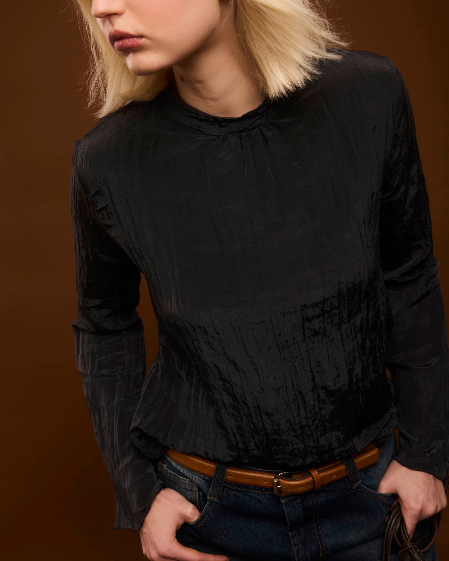 BLACK NEV VOLUMINOUS BLOUSE