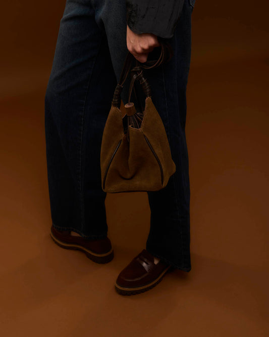 CARAMEL NEV TASSEL SHOULDER BAG