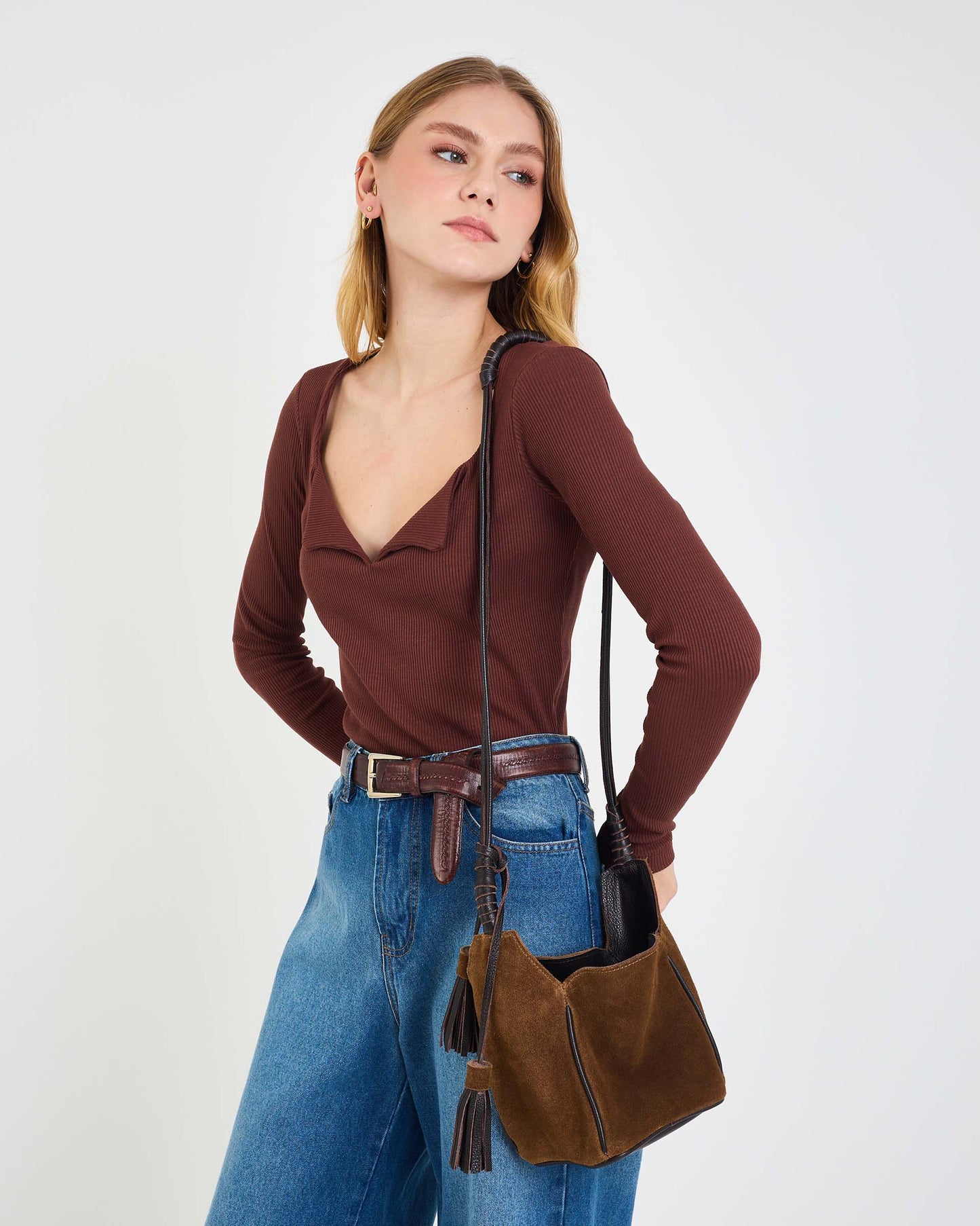 CARAMEL NEV TASSEL SHOULDER BAG